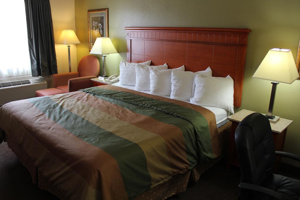 Rodeway Inn & Suites Nashville Bilik gambar